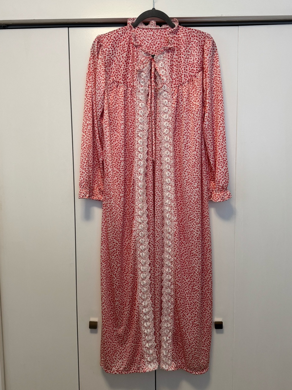Vintage Floral Embroidered Lace Maxi Gown Robe Small / Medium